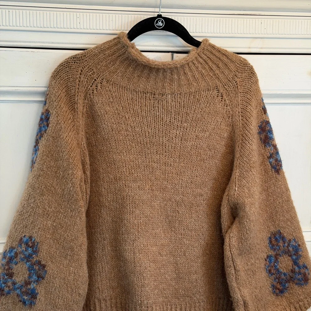 Elegant Tan Pullover with Blue Floral Design by Rita Ros - Picture 2 of 9